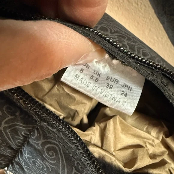 Vintage EdHARDY Black Embroidered Boots (2000) - Picture 3 of 9